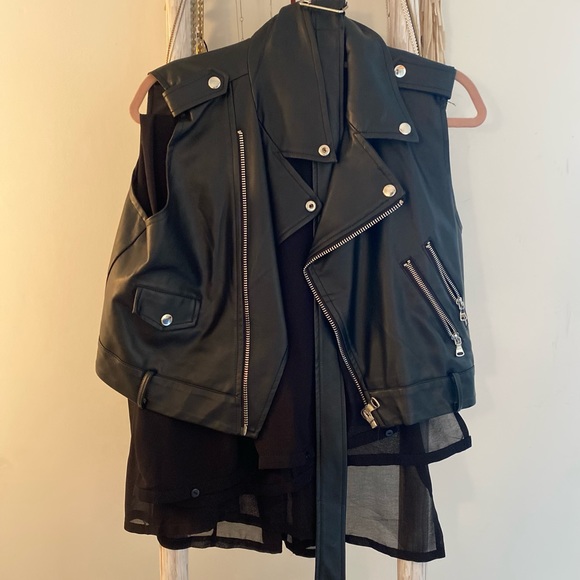 Pleather vest size M - Picture 1 of 1